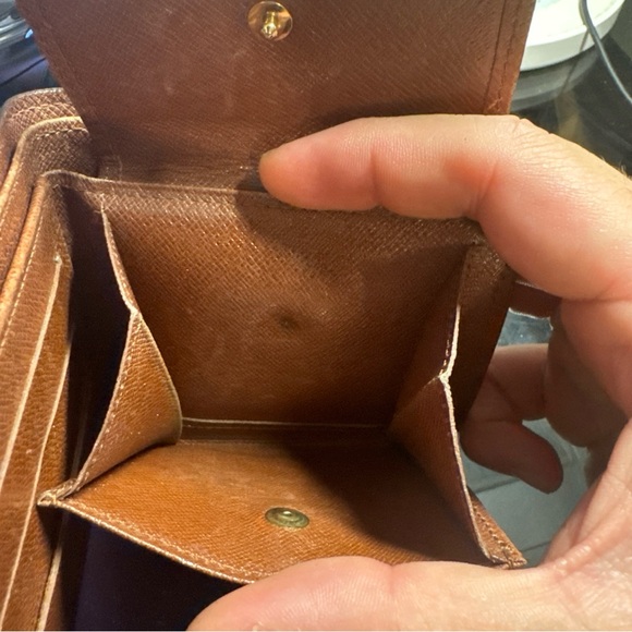 Vintage Louis Vuitton Men's LV Brown Bi-Fold Leather Wallet Monogram - Picture 5 of 5